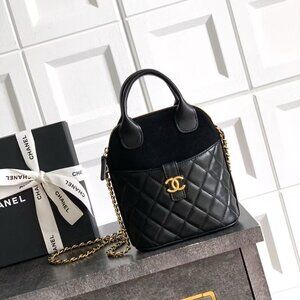 Classic CHANEL Bag: A Stylish and Versatile Choice for Elegance